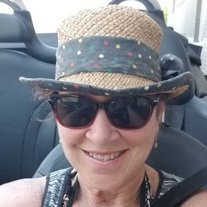 Meet your Posher, Marcia